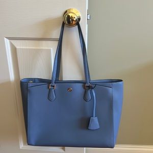 Authentic…Tory Burch Large Robinson tote light blue